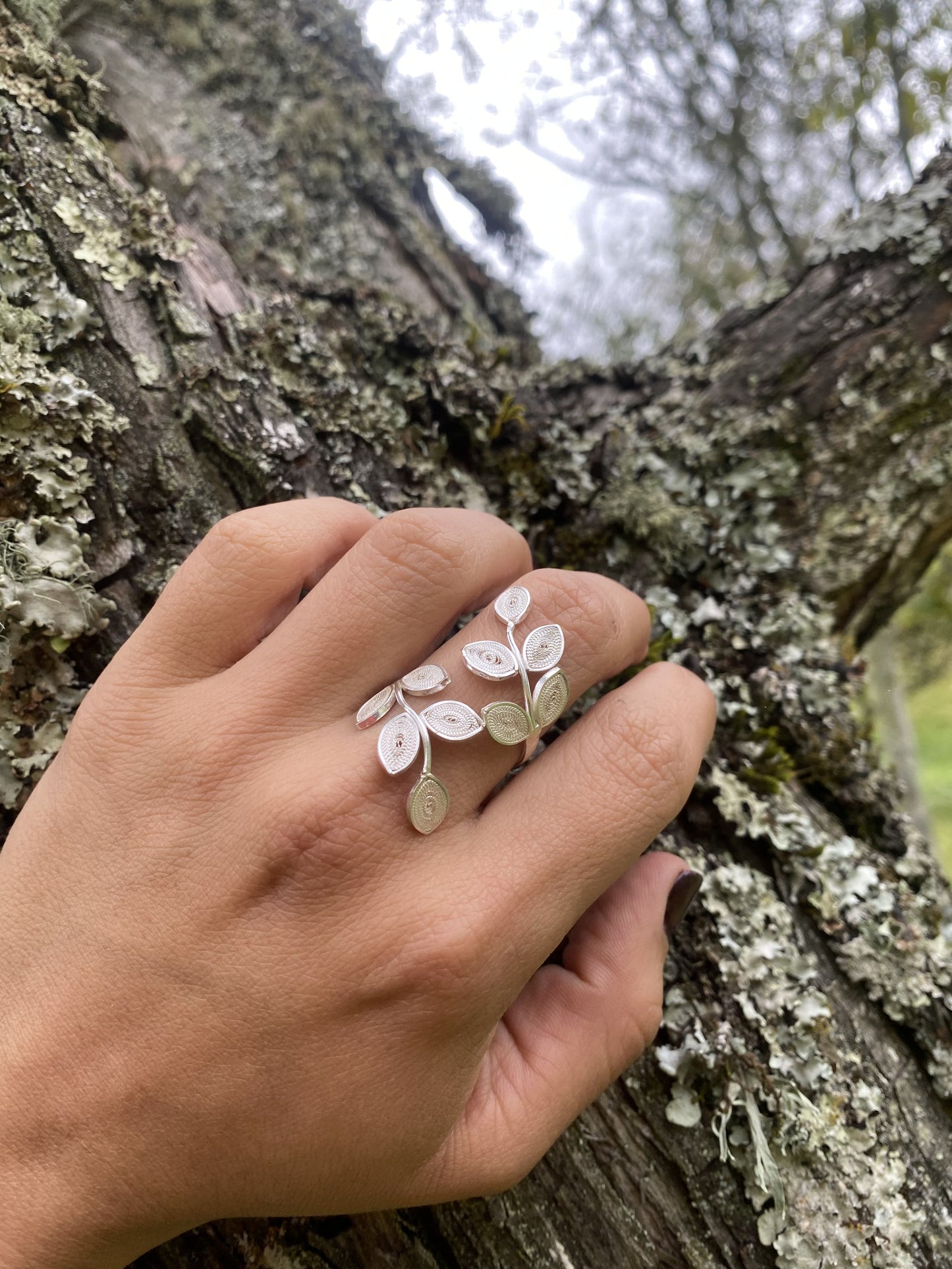 Anillo Hojas Salvajes